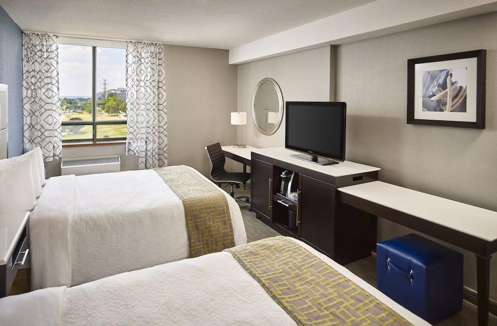 Waterfront Hotel Downtown Burlington Esterno foto