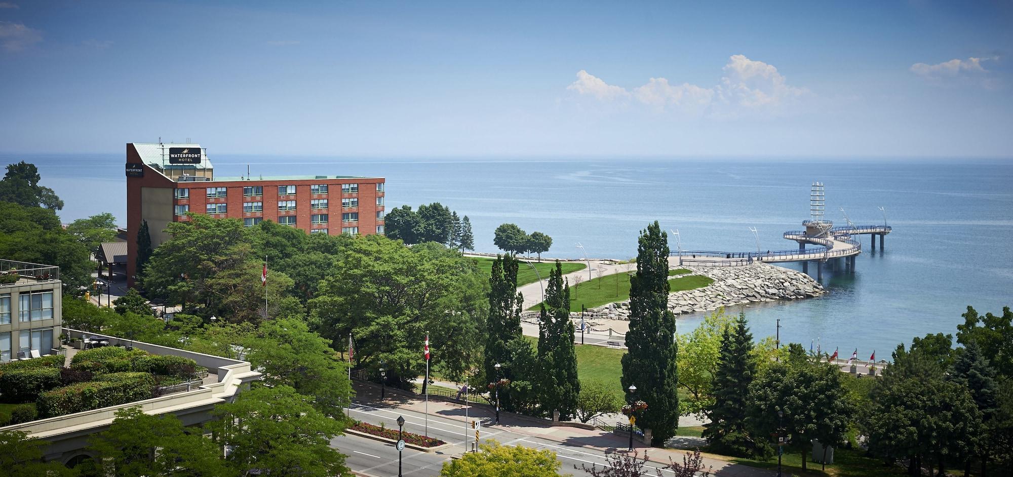 Waterfront Hotel Downtown Burlington Esterno foto