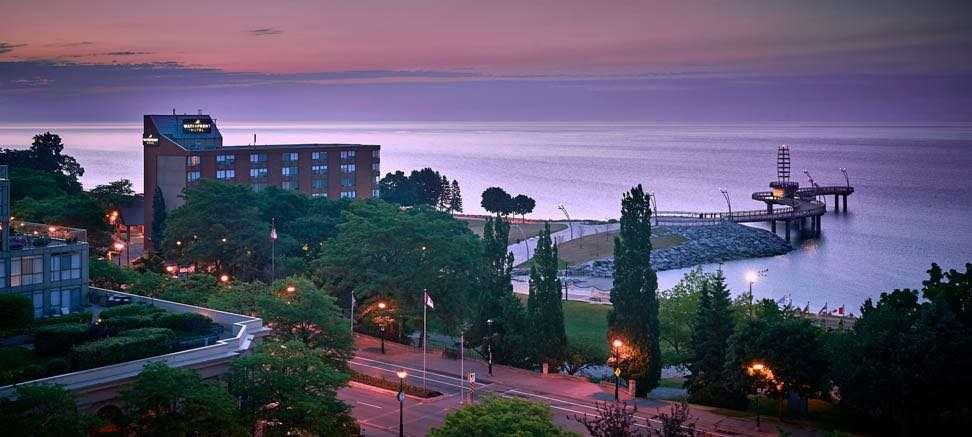 Waterfront Hotel Downtown Burlington Esterno foto