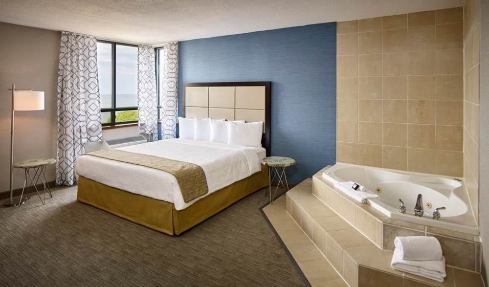 Waterfront Hotel Downtown Burlington Esterno foto