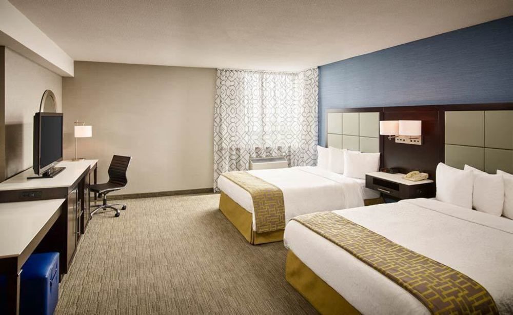 Waterfront Hotel Downtown Burlington Esterno foto