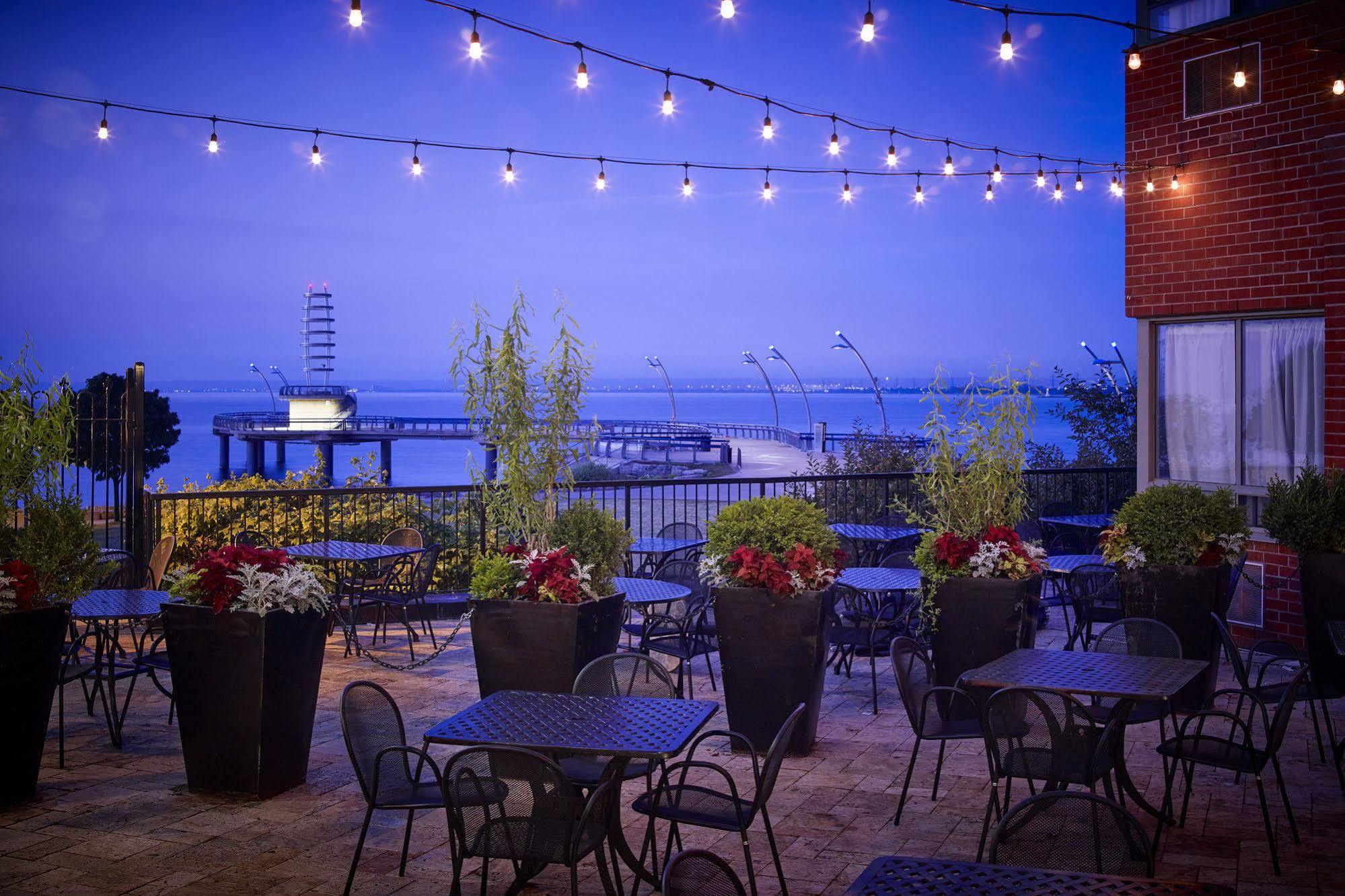 Waterfront Hotel Downtown Burlington Esterno foto