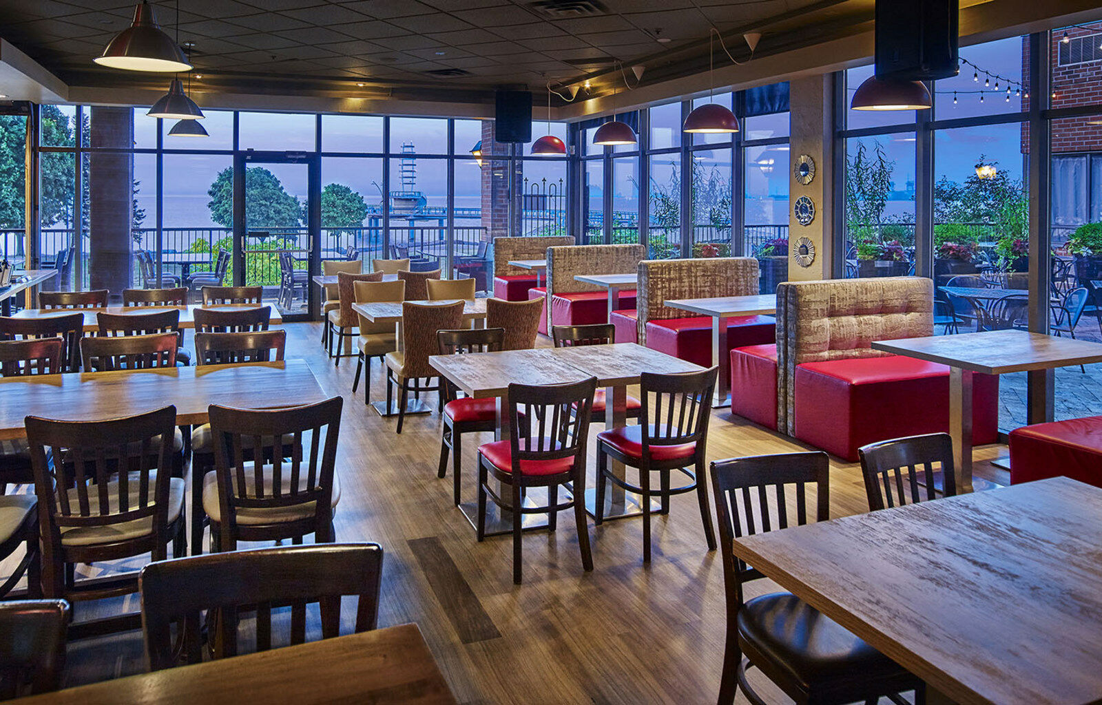 Waterfront Hotel Downtown Burlington Esterno foto